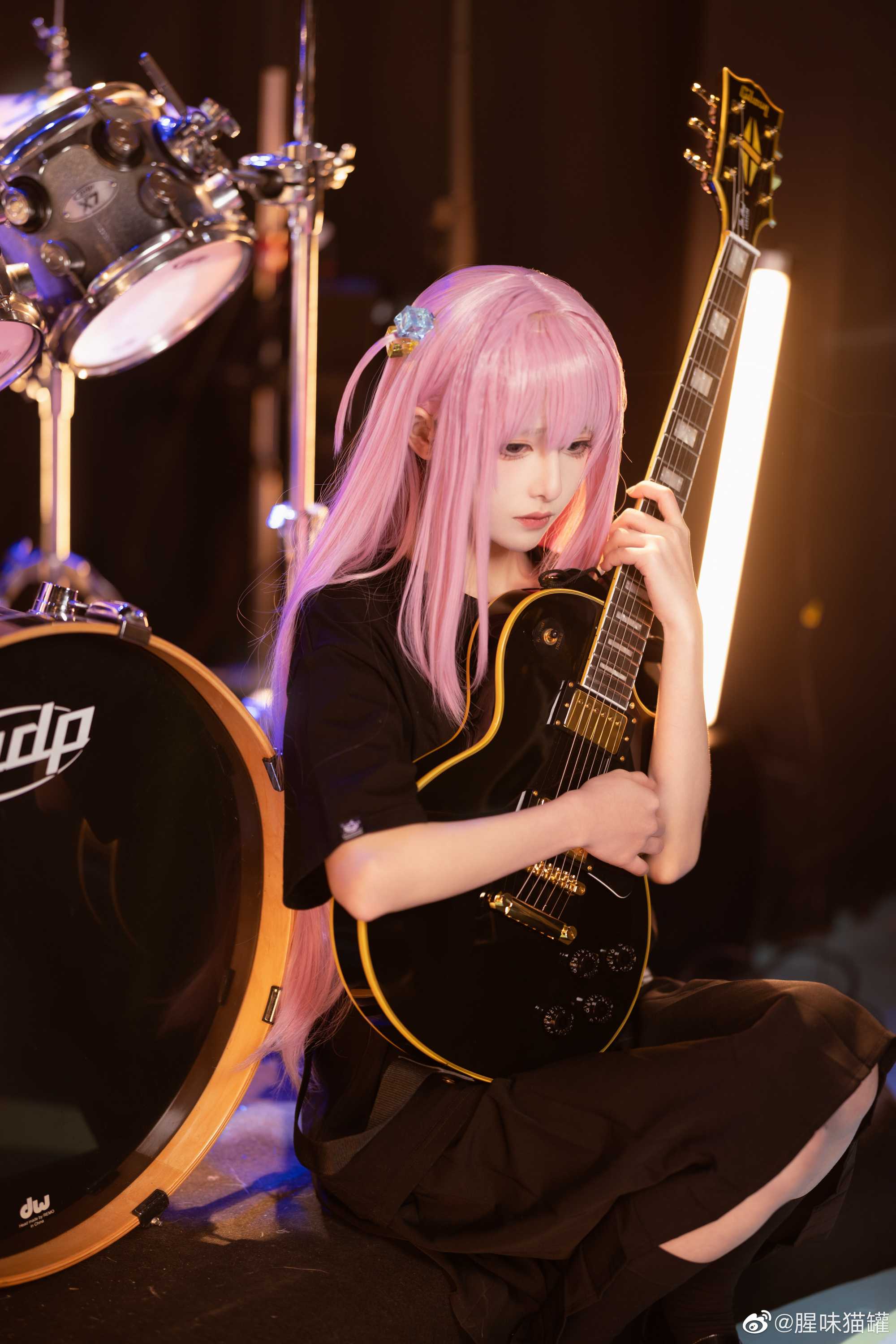 孤独摇滚 乐团相册里的波奇酱